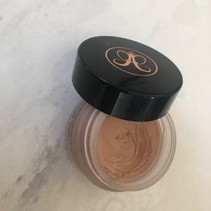 Anastasia of Beverly Hills concealer